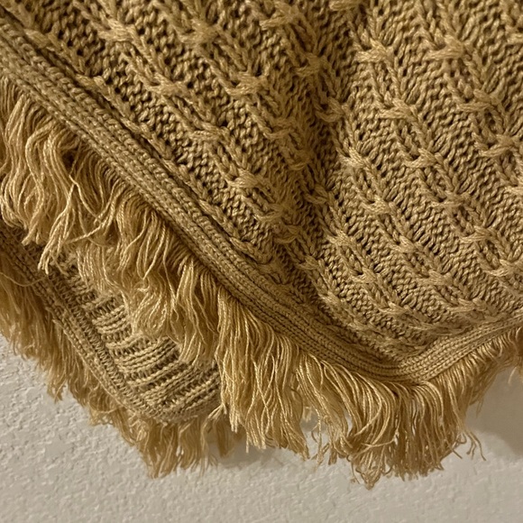 Camel Brown Fringed Poncho - Picture 3 of 4